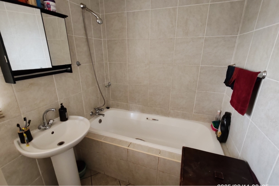 2 Bedroom Property for Sale in Vaalpark Free State